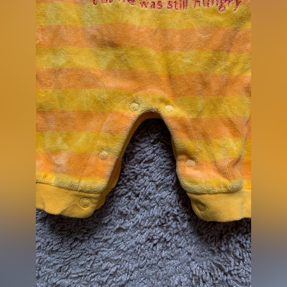 Vintage Carter’s The Very Hungry Caterpillar One Piece Outfit - Picture 2 of 8